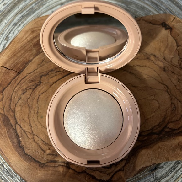 Rare Beauty Makeup Rare Beauty Positive Light Silky Touch